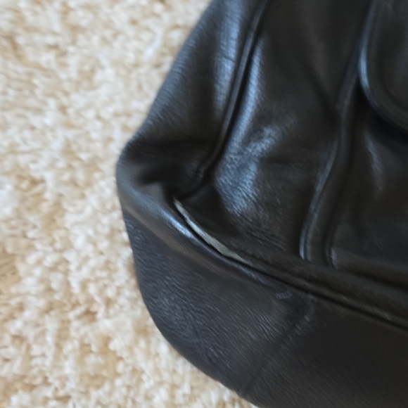 Tory Burch Black Leather Shoulder Bag with Gold Medallion - Picture 4 of 10